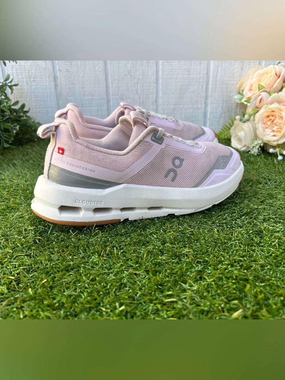 On Running Cloudnova Peony | Iceberg  $130 size kid 2 preowned
